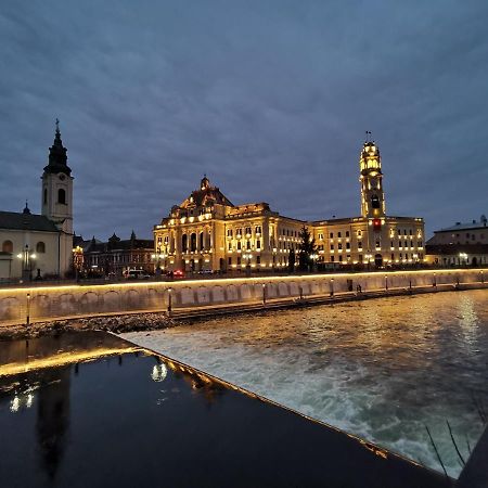 Spiegel Center Apartamento Oradea Exterior foto