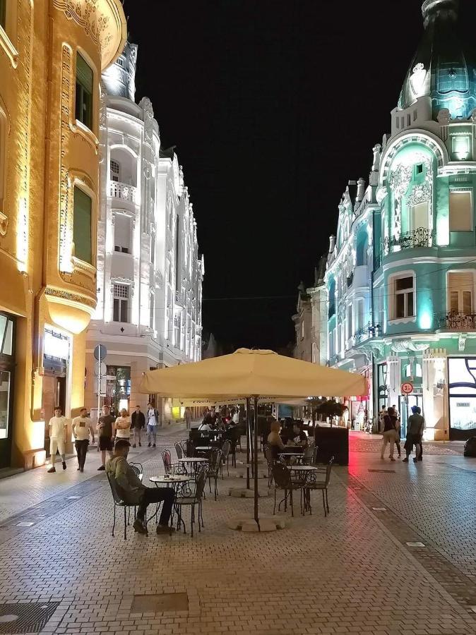 Spiegel Center Apartamento Oradea Exterior foto