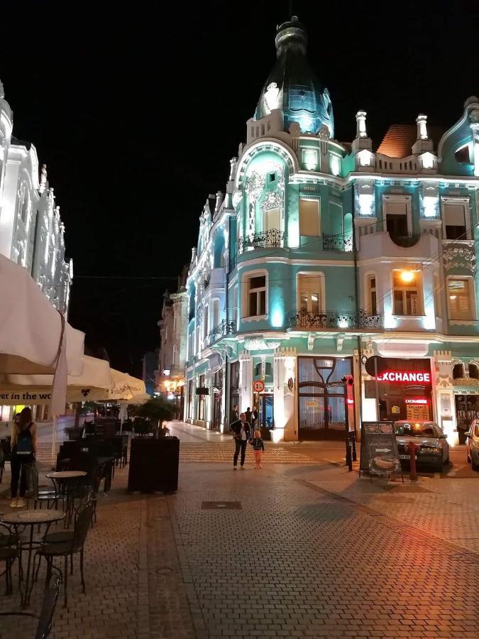 Spiegel Center Apartamento Oradea Exterior foto